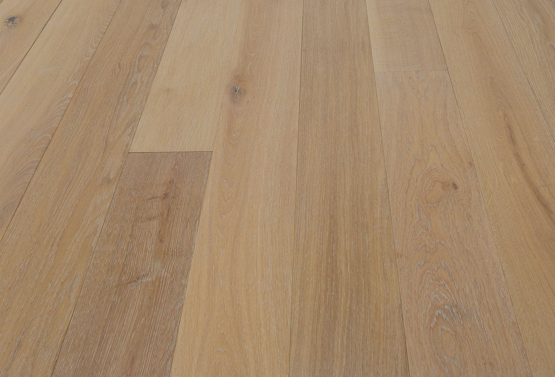 Tesoro Woods French Oak Plank Marie engineered hardwood flooring - room scene