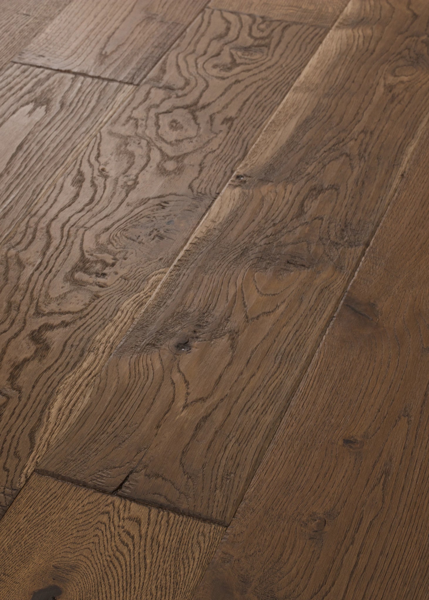 Anderson Tuftex Artisan Oak Burnt Umber engineered hardwood angled view