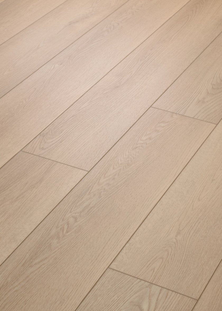 Shaw Pro 3060V Starting Line Honey Gold waterproof luxury vinyl plank close-up warm golden amber oak grain